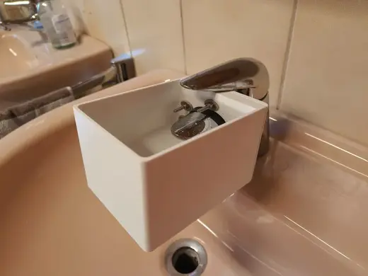 Water Descaling Container for Faucets