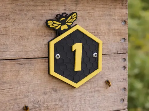 Beehive Number Sign – Honeycomb Plaque with Bee