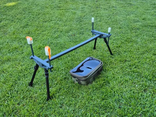 Kompaktes Rod Pod zum Fischen - zum Karpfen Angeln