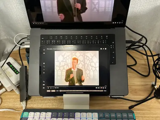 Ipad stand as Mac side car