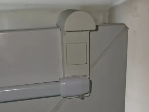 Klemmträger für Vitragenstange mit Klick