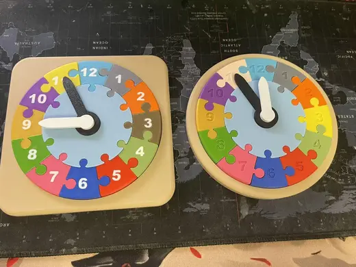 Hours- insert puzzle for kids (Multi/Single color)