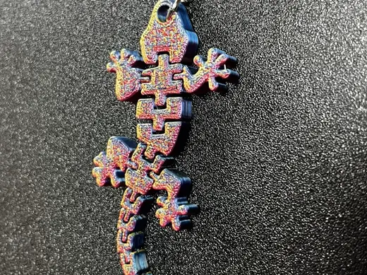 Articulated flex geco keychain