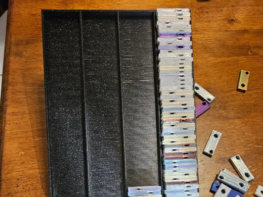 Nano whistle counter (200) tray
