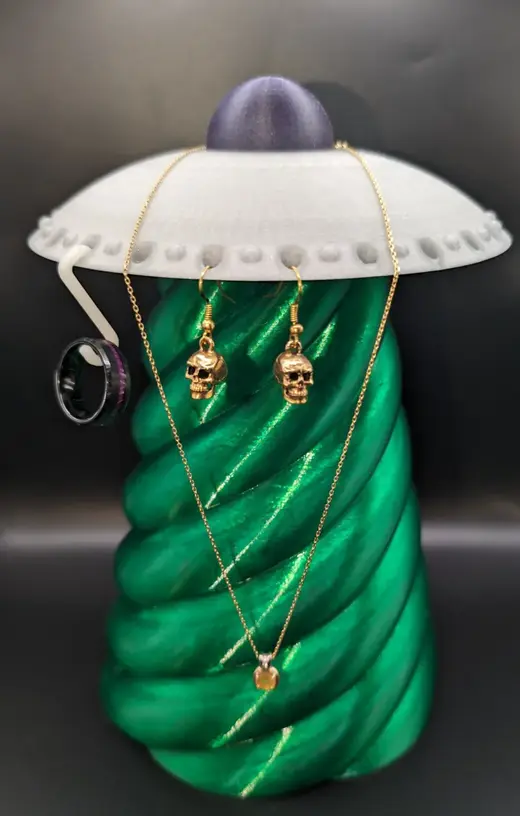 UFO Jewelry Display: Out-of-This-World Organization!
