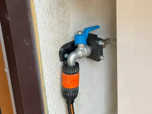 Supporto a muro Rubinetto da giardino 1/2"