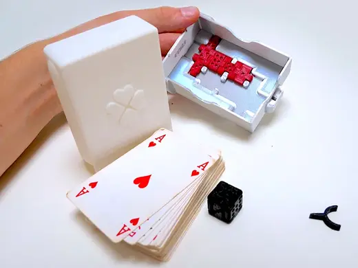 HANDY CARD BOX INCLUDING FOLDABLE DICE
