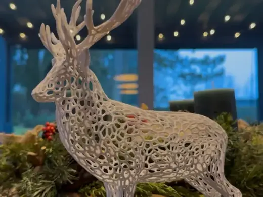 Voronoi Hirsch – Filigrane Deko für Innen & Außen