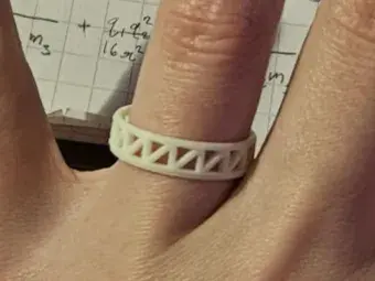 Triangle-Strip Ring (Size US 8)