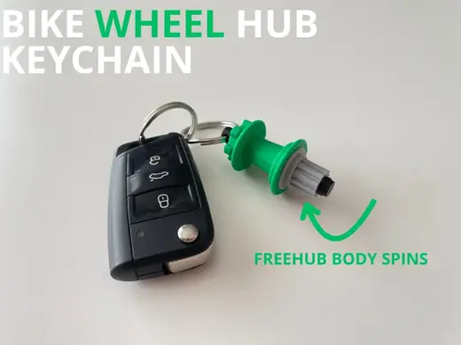 Working bike wheel hub keychain / fidget