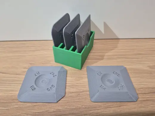 Stiff silicone and putty corner spreading tool