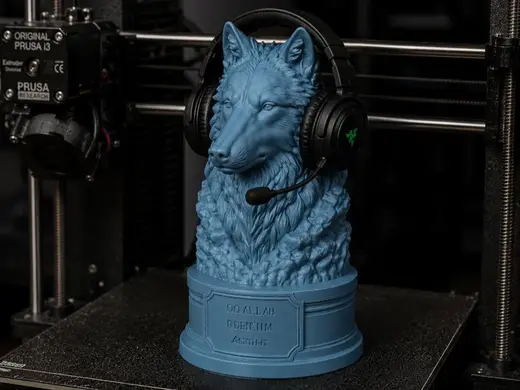 Gamer Wolf Bust & Headset Stand