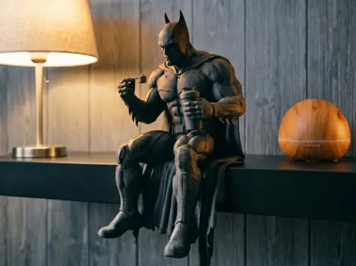 Batman Post-Workout: Statua Ultra Dettagliata