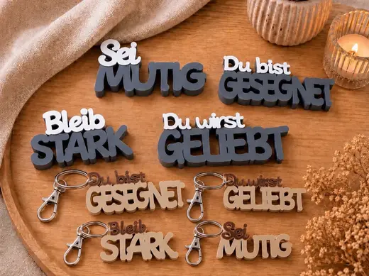 Mut Glaubenspruch Schriftzug und Schlüsselanhänger