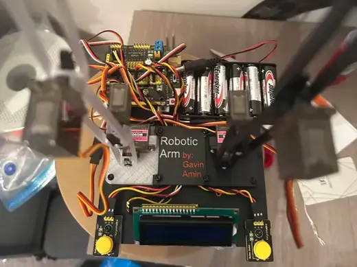 robotic arm made with 3 mg90s servos