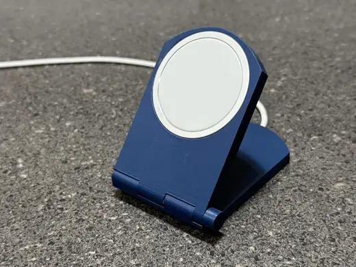 Folding MagSafe Stand for iPhone
