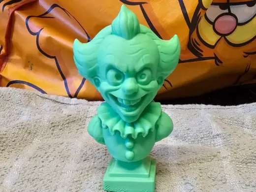 pennywise / creepy clown