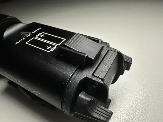 Surefire X300 gancio vano batteria