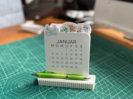 Kalender Ständer Schreibtisch Cricut