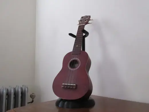 Ukulele Stand