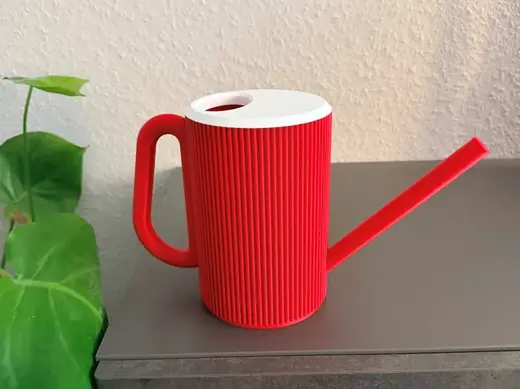 Moderne Gießkanne mit Rillen – 2-teilig