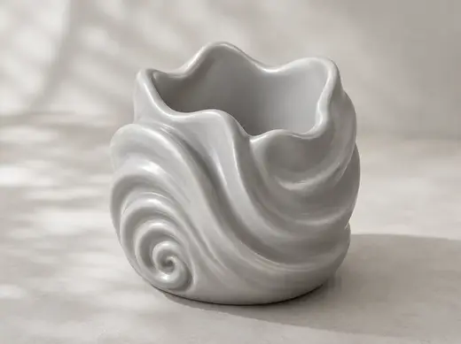 优美得海浪造型笔筒