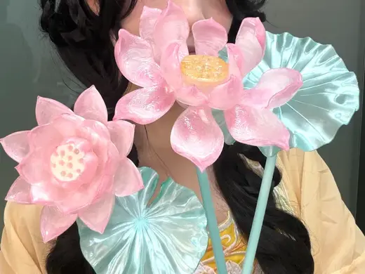 手捧荷花+透明荷叶-汉服古风拍照道具