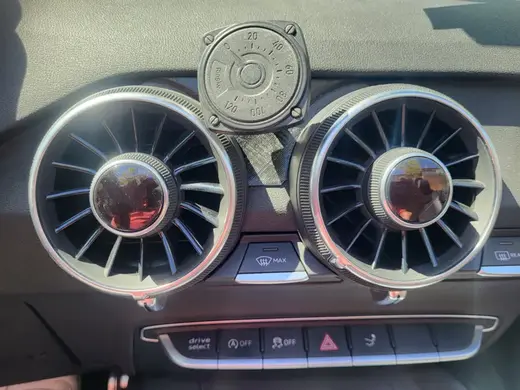 Audi TT Mk3 (8S) - Soporte de móvil central