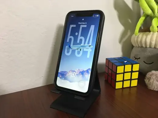 Simple Minimalistic Phone Stand