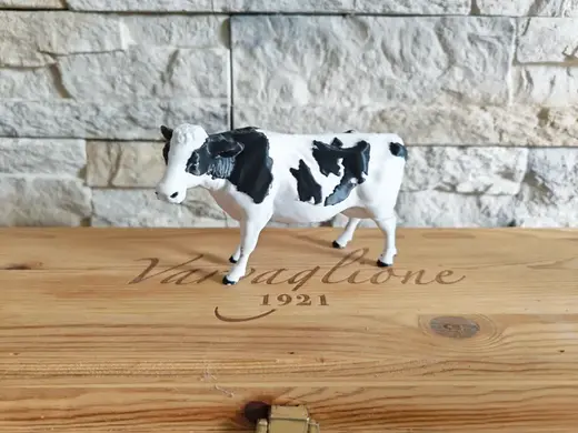Realistic Holstein-Friesian Cow Schleich Inspired
