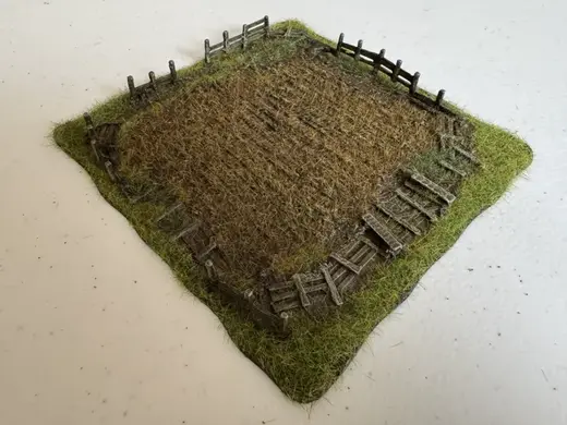 Standalone Ruined Fenced Farm (Plain)