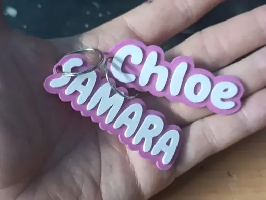 llavero a dos colores con nombre Chloe