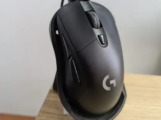 Logitech G703 magnetic charging dock