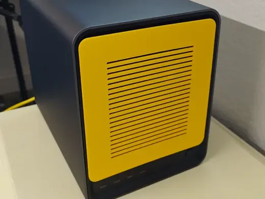 Iron Cow Yxk Zero1 Pro 4-Bay Desktop NAS Cover