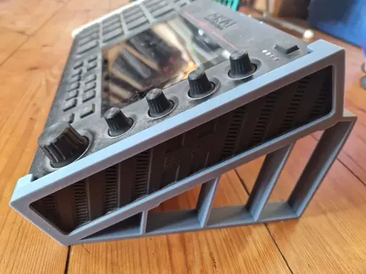 Akai MPC live slide on Stand