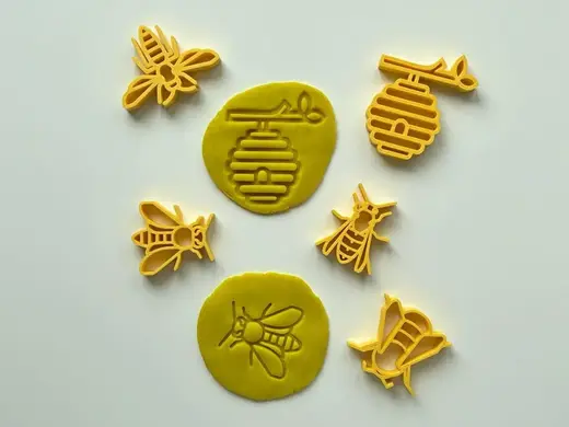 5 Cutters in the theme of bees