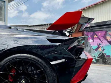 Lamboringhi Huracan STO Style End Plate