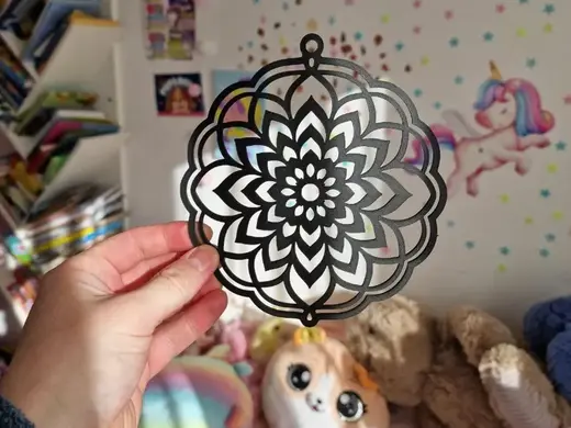 Wind Spinner – hypnotisches Mandala-Design