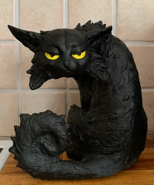Scary garden cat