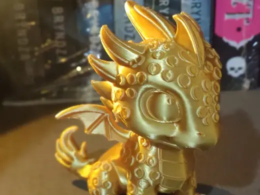Golden Baby Dragon – Andarna (Fourth Wing)