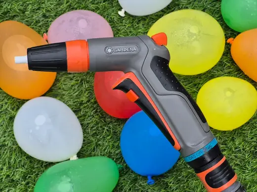 Hose reducer for water bombs