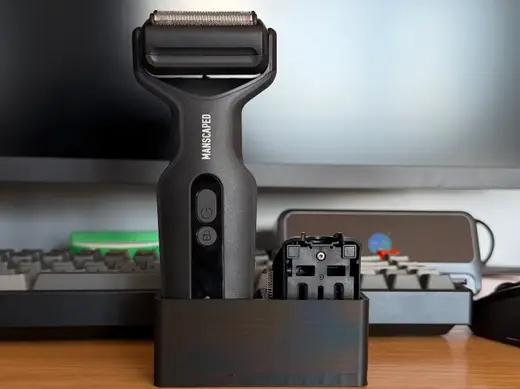 Manscaped Chairman Plus Stand and Accessory