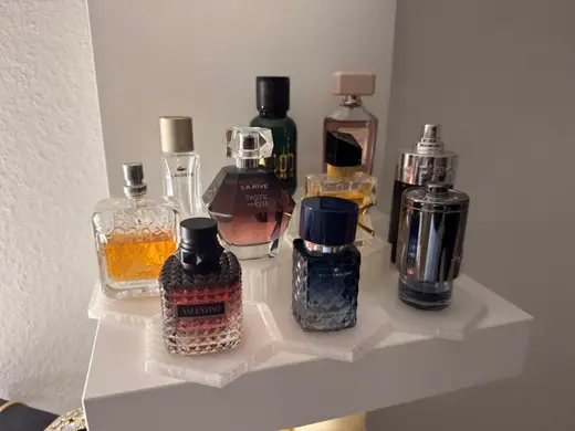 Podest Kosmetik Parfüm Regal Mode 3d Model stand