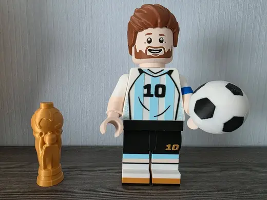 Lionel Messi * 10 * 500% ~21cm