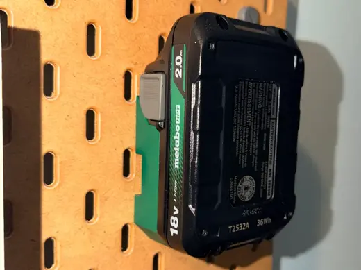 Hikoki/Hitachi 18v battery holder for IKEA Skadis