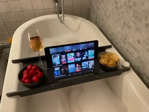 Bathtub table with foldable iPad stand