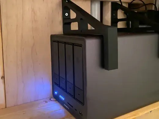 Ugreen DXP4800 Holder