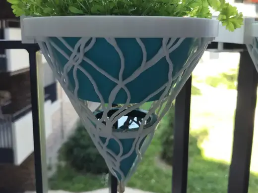 Recursive-growth 2-level plant pot, self-watering