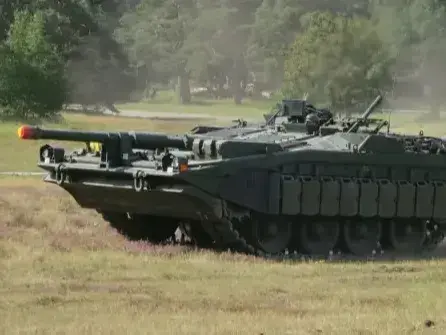 STRV-103主战坦克 1比100