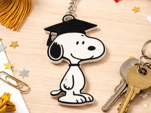 Snoopy graduation keychain